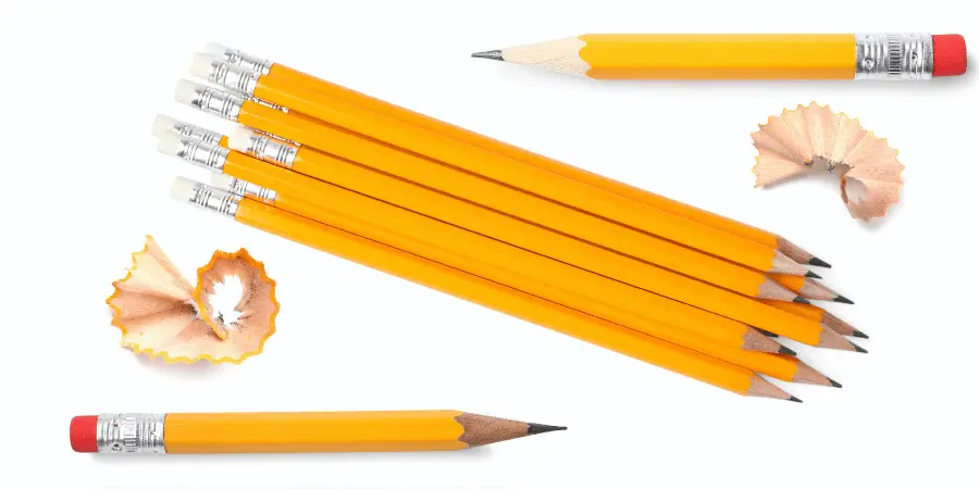 How long is 8 inches compared with yellow pencils and pencil shavings